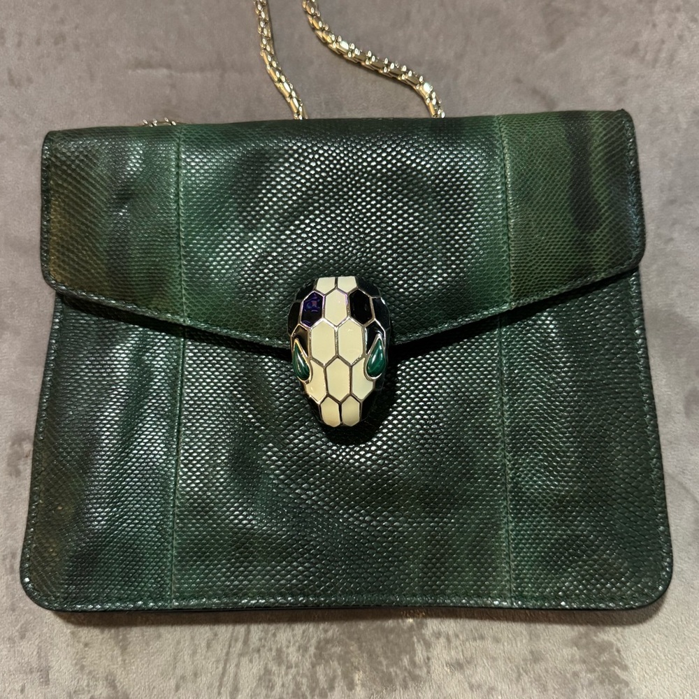 Bvlgari Bag
Green leather
Gold hardware
Used once, excellent condition